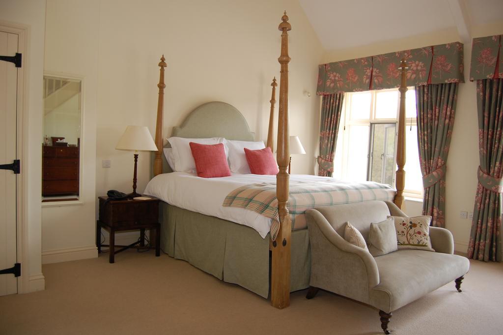 The Bell At Skenfrith Hotel Стая снимка